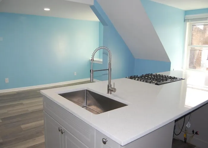 Newly Remodeled In Friendship/ Shadyside *