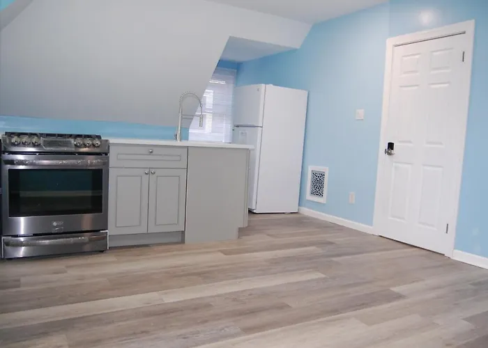 Apartment Newly Remodeled In Friendship/ Shadyside Pittsburgh