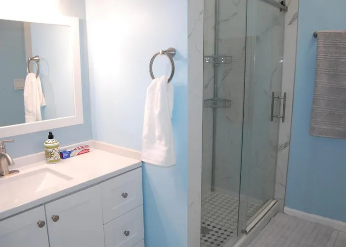 Newly Remodeled In Friendship/ Shadyside Pittsburgh