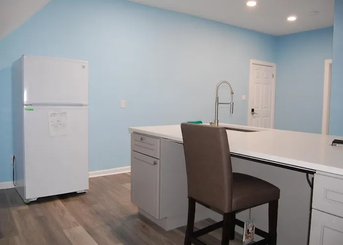 Newly Remodeled In Friendship/ Shadyside * Pittsburgh