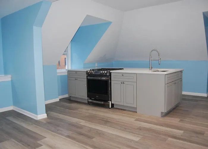Newly Remodeled In Friendship/ Shadyside *