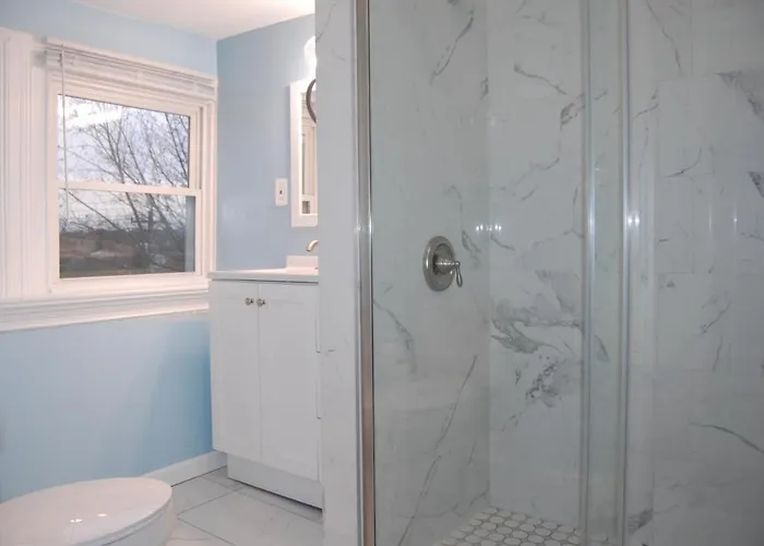 Newly Remodeled In Friendship/ Shadyside *