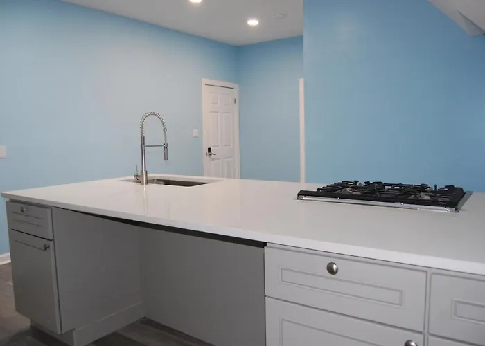 Apartment Newly Remodeled In Friendship/ Shadyside *