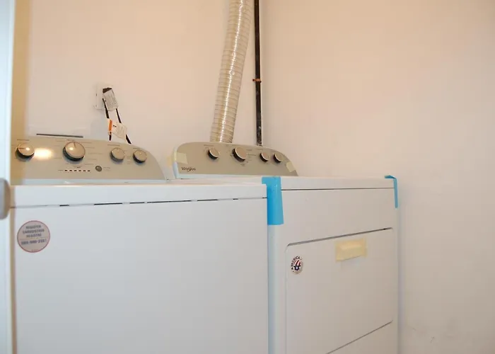 Newly Remodeled In Friendship/ Shadyside Apartment Pittsburgh
