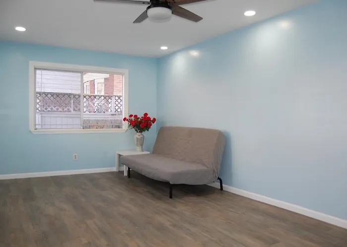 Apartment Newly Remodeled In Friendship/ Shadyside *