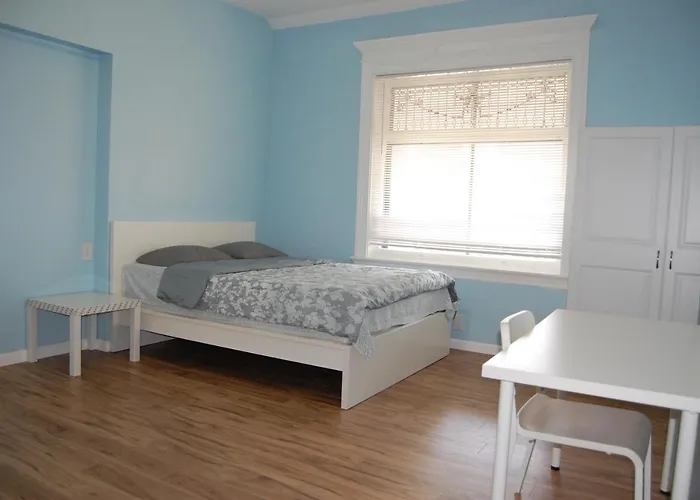 Apartment Newly Remodeled In Friendship/ Shadyside *