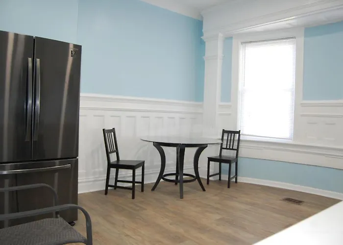 Newly Remodeled In Friendship/ Shadyside